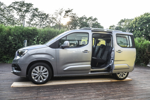 Opel lansează în România Combo Life, versiunea de pasageri a utilitarei Combo