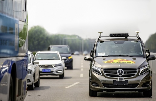 În premieră pentru o companie auto străină, Daimler obține aprobare să testeze mașini fără șofer pe drumurile din Beijing