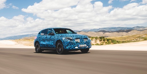 Mercedes-Benz vrea să ia fața lui Audi e-tron. SUV-ul electric EQC va fi prezentat în septembrie, cu câteva zile înaintea modelului e-tron