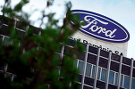 FOTO Ford începe să echipeze angajații din uzinele din Europa cu un exoschelet mecanic 