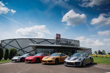 FOTO Ion Țiriac a prezentat patru modele Porsche 911, între care și mașina Simonei Halep, incluse în colecția proprie