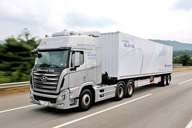 FOTO Hyundai a testat primul camion autonom pe șoselele din Coreea de Sud