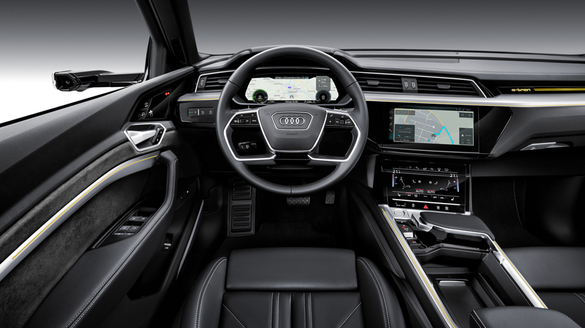 VIDEO & FOTO Premieră mondială: Audi e-tron, primul SUV electric al mărcii, a fost prezentat oficial