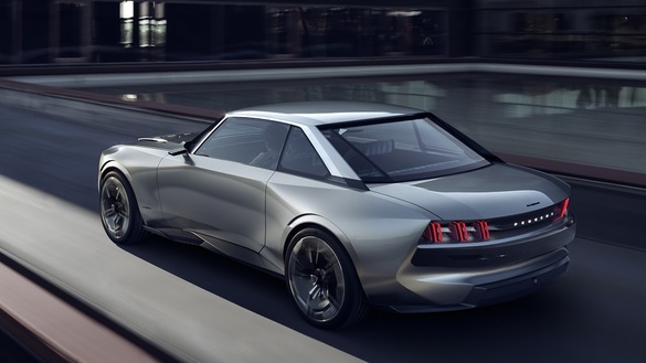 FOTO Peugeot va lansa un concept-car special, care readuce în actualitate mașinile sport ale anilor 70, cu propulsie electrică și autonomă