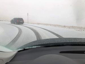Circulația pe Transalpina, între Rânca și Obârșia Lotrului, va fi închisă, de la ora 18.00; în zonă a nins abundent în ultimele trei nopți, traficul fiind nesigur