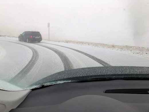 Circulația pe Transalpina, între Rânca și Obârșia Lotrului, va fi închisă, de la ora 18.00; în zonă a nins abundent în ultimele trei nopți, traficul fiind nesigur