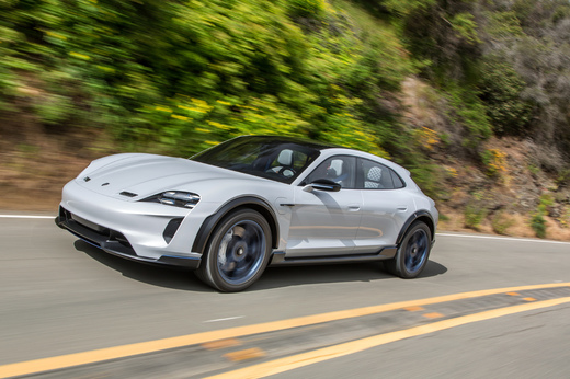 Porsche a dat undă verde pentru producția de serie a studiului de concept Mission E Cross Turismo. Ce include și când va fi lansat primul Porsche pur electric 