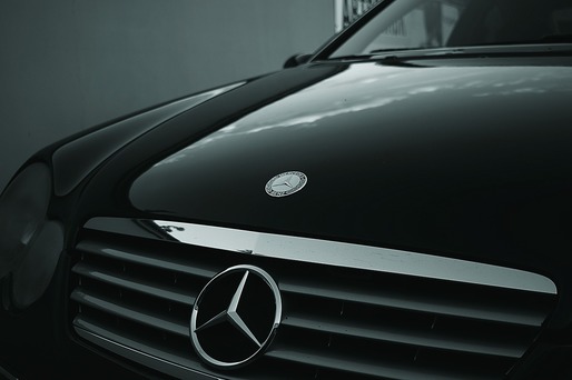 Mercedes-Benz, scăderi ale vânzărilor de autoturisme și comerciale