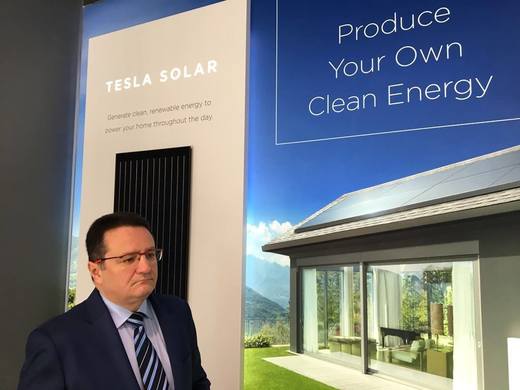 Tesla vrea să se extindă în Europa de Est. Reprezentanții companiei s-au întâlnit cu ambasadorul României în SUA