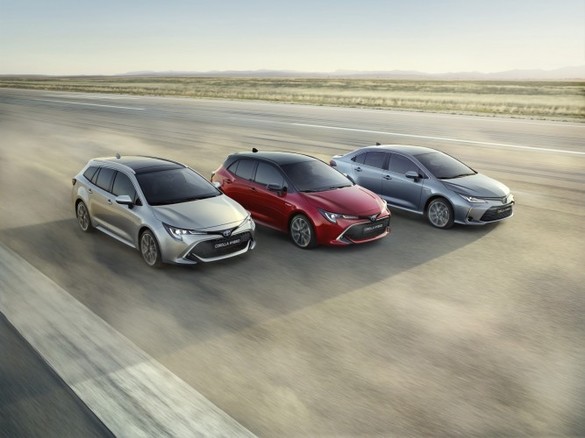 FOTO Toyota a lansat a 12-a generație a sedanului Corolla, prima fără motor diesel după 40 de ani