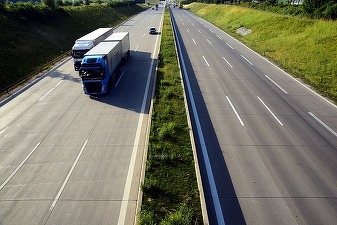 România, a cincea mare creștere a transportului rutier de mărfuri din UE. Lipsa investițiilor în autostrăzi, drumuri naționale și căi ferate afectează însă semnificativ afacerile 