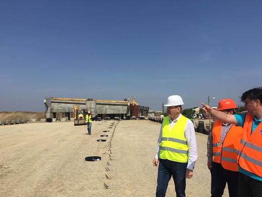 Șova spune că în următoarele zile vor fi deschise traficului două loturi din autostrada Câmpia Turzii - Târgu Mureș