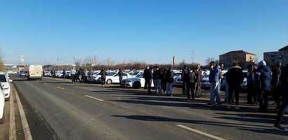 FOTO Protest al taximetriștilor, la Timișoara, față de susținerea de către administrația publică a unor activități de transport neautorizate UPDATE Reacția Uber