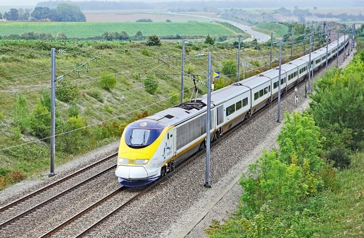 Guvernul vrea să realizeze în parteneriat public-privat o linie de cale ferată de mare viteză între Ploiești și Suceava 