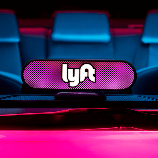 Acțiunile Lyft au crescut cu până la 23% la debutul la bursa din New York