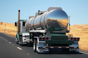 Transportatorii cer Parlamentului European amânarea pachetului de măsuri care restricționează transportul rutier în UE