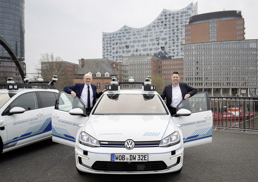 VW începe teste cu mașini autonome în Hamburg, Germania
