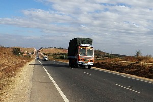 ANALIZĂ Sectorul transporturilor rutiere de mărfuri rămâne unul vulnerabil, companiile au risc mare de insolvență