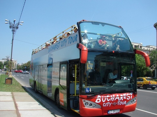 Linia turistică Bucharest City Tour își reia traseul.  Vor fi patru autobuze double-decker