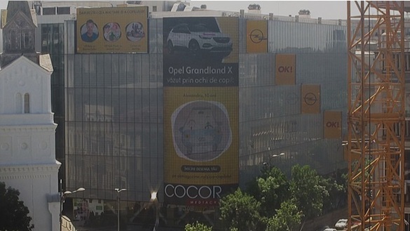 De 1 Iunie, un Opel Grandland X s-a “lăsat” desenat cu carioci colorate