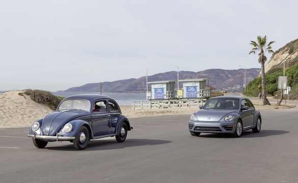 FOTO Volkswagen a produs ultimul exemplar al celebrului Beetle, la uzina din Mexic. Modelul intră în istorie
