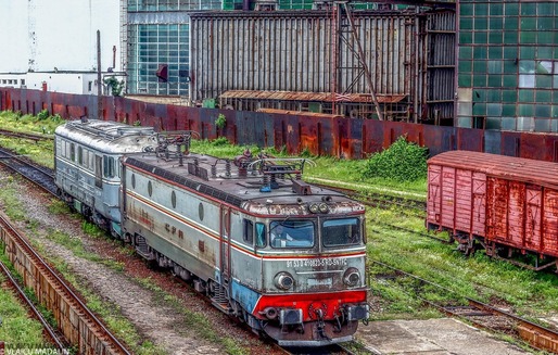 OFICIAL Trenurile de mărfuri circulă pe căile ferate române mai încet decât trotinetele electrice. Majoritatea trenurilor de călători nu depășesc cu mult trotineta 