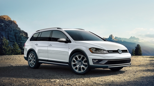 Volkswagen recheamă aproape 700.000 de vehicule. Risc de plecare de pe loc, fără șofer