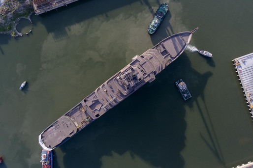 VIDEO&GALERIE FOTO Cel mai mare iaht din lume care va studia oceanele a părăsit șantierul naval VARD din Tulcea