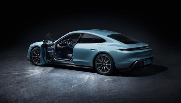 FOTO Porsche își extinde familia noului model electric Taycan, cu o versiune mai ieftină