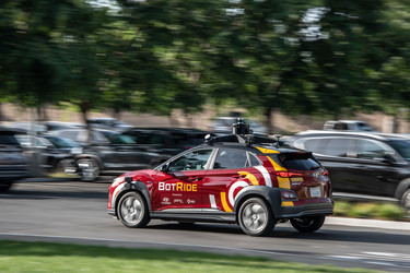 Hyundai lansează propriul serviciu de robotaxi, cu mașini Kona autonome