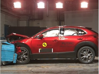 FOTO O nouă surpriză de patru stele la ultima sesiune de teste de siguranță EURONCAP