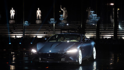 GALERIE FOTO Ferrari vrea să câștige noi clienți cu un coupe denumit Roma