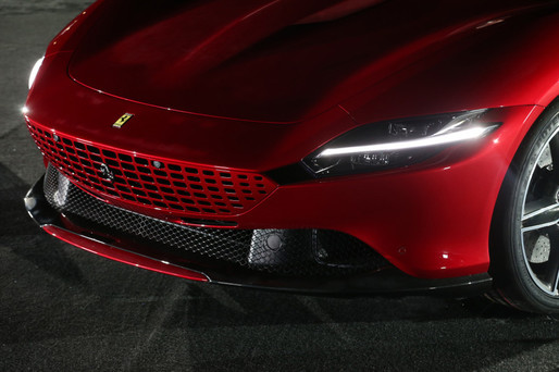 GALERIE FOTO Ferrari vrea să câștige noi clienți cu un coupe denumit Roma