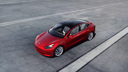 Automobilele Model 3 și S al Tesla au redobândit recomandarea revistei Consumer Reports ca vehicule sigure