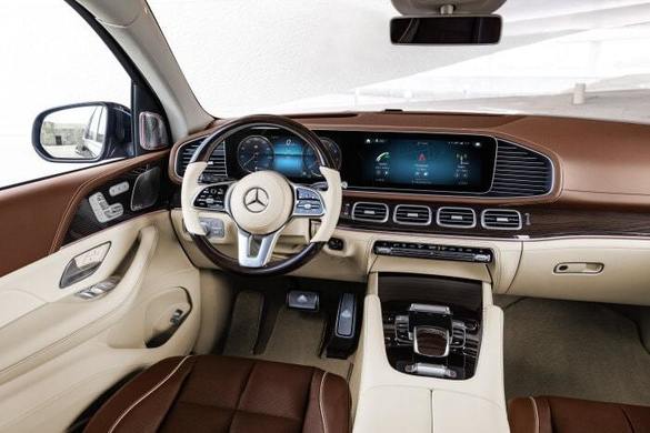 FOTO Daimler a lansat SUV-ul de lux Mercedes-Maybach GLS, pentru clienți bogați, dar o umbră a vechilor limuzine de lux