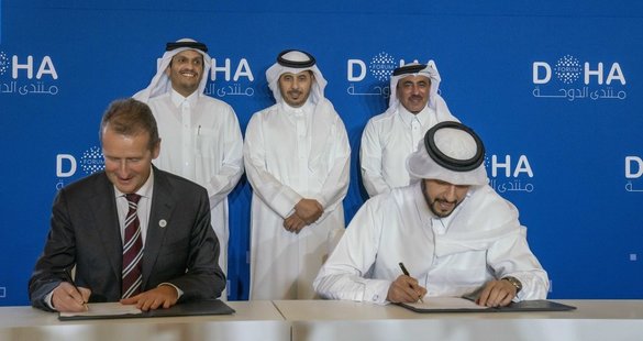 Volkswagen și Qatar vor dezvolta servicii autonome de tip shuttle cu ID.BUZZ și autobuze Scania