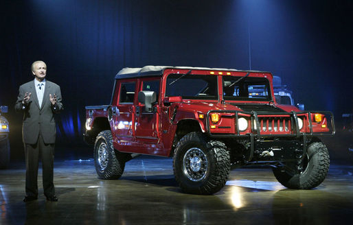 General Motors readuce la viață celebra marca Hummer, cu un pickup electric. Va reveni pe piață în Super Bowl