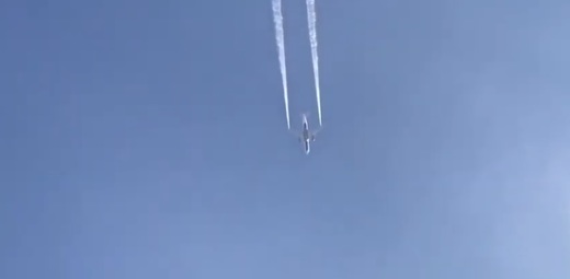 Confruntat cu o defecțiune, un Boeing și-a golit rezervoarele cu carburant peste o școală din California