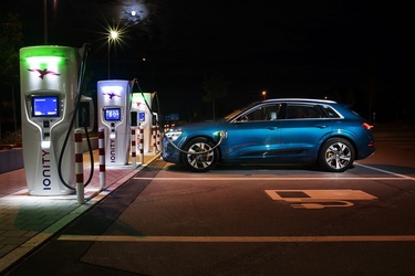 România renunță la mașinile diesel mai rapid decât restul Europei. Înmatriculările de vehicule electrificate, avans de 150%