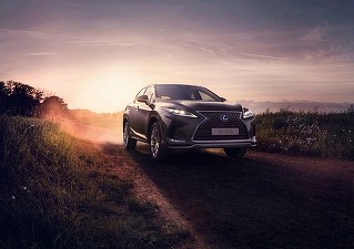 FOTO Lexus lansează RX facelift în România, mai scump cu 7.000 de euro
