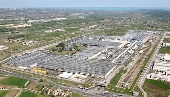 Fiat a negociat cu sindicatele redeschiderea uzinelor din Italia