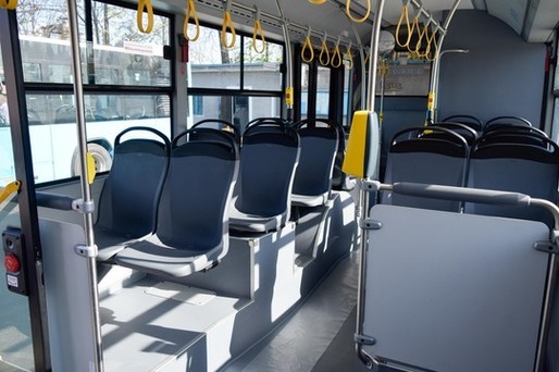 Anunț: Câte persoane vor fi lăsate să urce într-un autobuz, din 15 mai