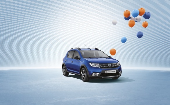 FOTO Dacia lansează o ediție specială, la aniversarea a 15 ani de la intrarea Logan pe piața europeană