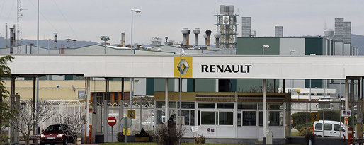 Renault concediază sute de angajați la una din uzine, din cauza cererii scăzute de mașini