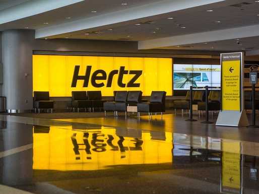 Compania de închirieri auto Hertz cere protecția falimentului în SUA din cauza COVID-19