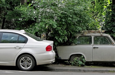 Lege care intră în vigoare: Mașinile nu vor mai putea sta cu anii nefolosite în parcare. Proprietarii, obligați să prezinte rapid dovada efectuării ITP, inclusiv a plății amenzilor 