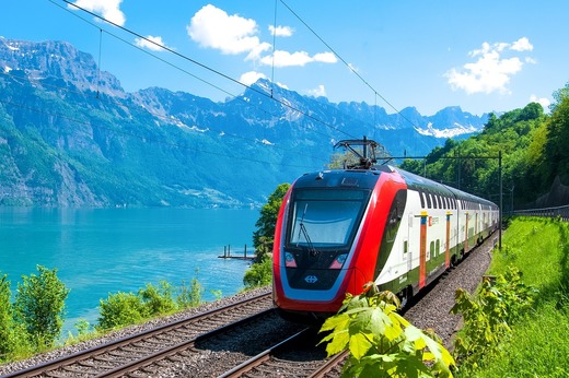Undă verde de la Bruxelles, dar condiționată - Bombardier vinde divizia de echipamente feroviare grupului francez Alstom, într-un acord de 8,2 miliarde de dolari. Companiile, prezente și în România