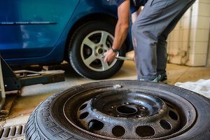 Anchetă declanșată pe piața service-urilor auto: Suspiciuni de înțelegere pentru stabilirea prețurilor la reparații și piese  