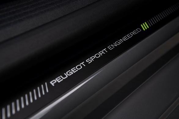 FOTO Peugeot a lansat primul model sport hibrid: 508 Sport Engineered