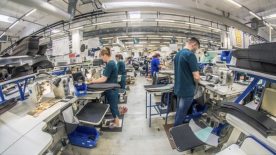 Producătorul de tapițerii auto Adient Trim Ploiești angajează 200 de persoane, ca urmare a revenirii pieței auto